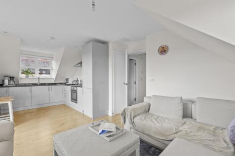 Flat 9, 15 Priory Road, HP13 6SL-9.jpg