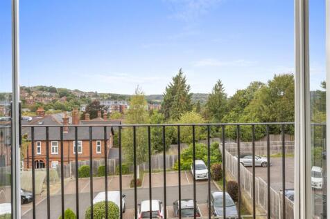 Flat 9, 15 Priory Road, HP13 6SL-10.jpg
