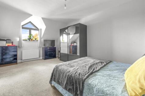 Flat 10, 142, Kingsmead Road, HP11 1JB-8.jpg