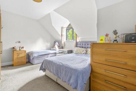Flat 10, 142, Kingsmead Road, HP11 1JB-7.jpg
