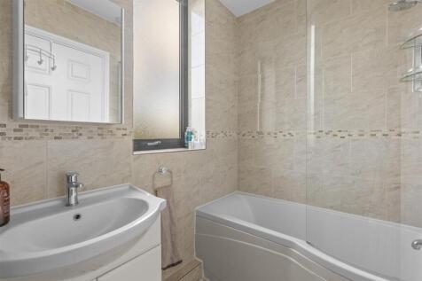 Flat 10, 142, Kingsmead Road, HP11 1JB-6.jpg