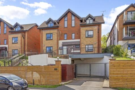 Flat 10, 142, Kingsmead Road, HP11 1JB-1.jpg