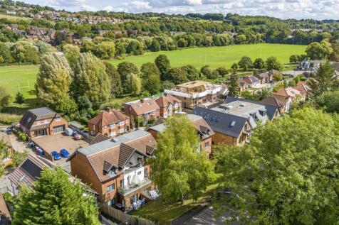 Flat 10, 142, Kingsmead Road, HP11 1JB Drone-3.jpg
