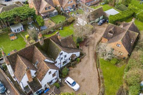 6A Mill End Road, HP12 4AX-17.jpg