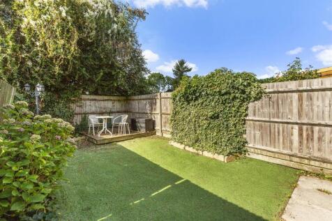 46 Milton Place, HP13 7DN-9.jpg