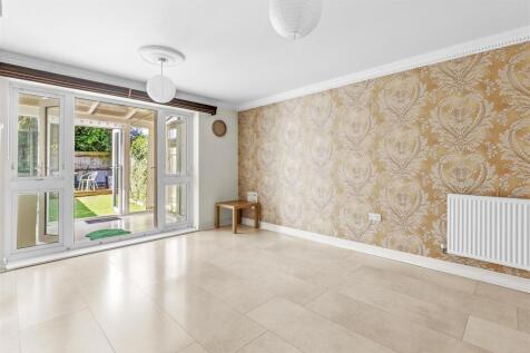 46 Milton Place, HP13 7DN-7.jpg