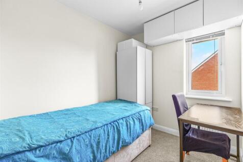 46 Milton Place, HP13 7DN-2.jpg