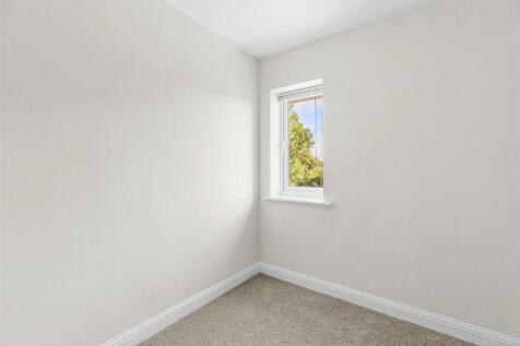 46 Milton Place, HP13 7DN-1.jpg