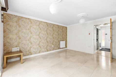 46 Milton Place, HP13 7DN-8.jpg