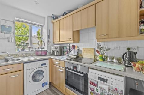 2 Priestley Court, Princes Gate, HP13 7WZ-4.jpg