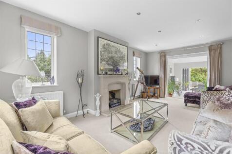 87 Hamilton Road, HP13 5BQ-10.jpg