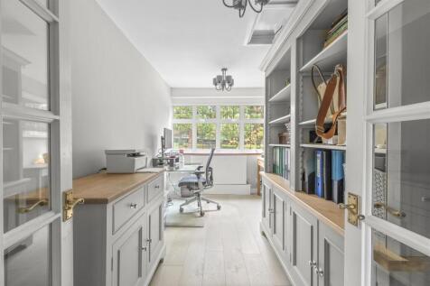 87 Hamilton Road, HP13 5BQ-19.jpg