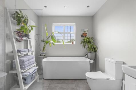 87 Hamilton Road, HP13 5BQ-7.jpg