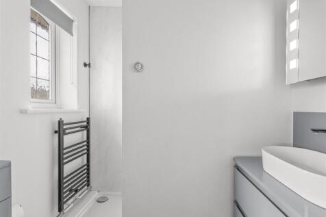 GUEST CLOAK ROOM