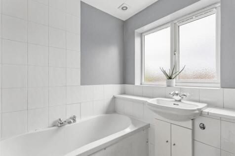 66 Lansdowne Way, HP11 1TN-1.jpg