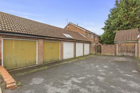 66 Lansdowne Way, HP11 1TN-14.jpg