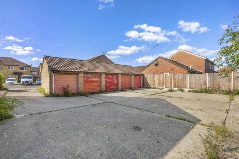 GARAGE IN BLOCK &amp; PARKING
