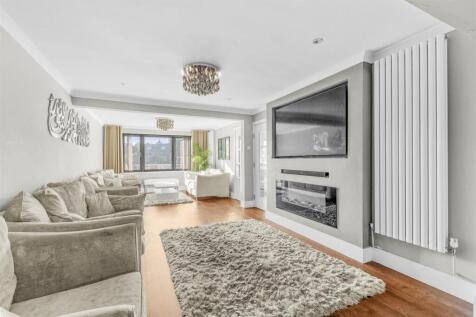 12 Salisbury Road, HP13 6UL-5.jpg