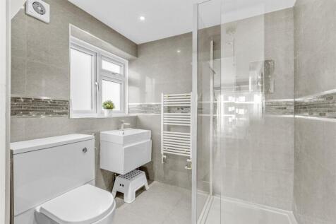 12 Salisbury Road, HP13 6UL-10.jpg