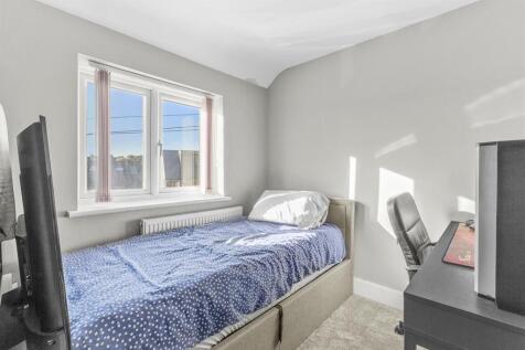 12 Salisbury Road, HP13 6UL-12.jpg