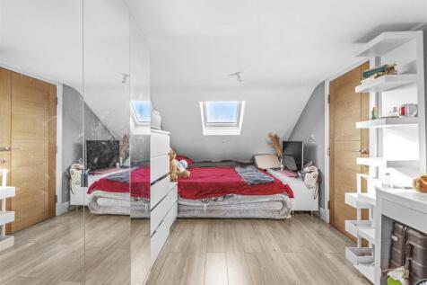 12 Salisbury Road, HP13 6UL-15.jpg