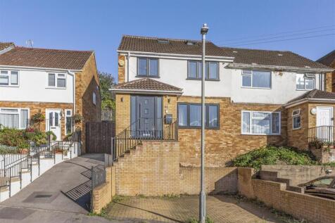 12 Salisbury Road, HP13 6UL-3.jpg