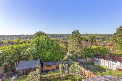 14 Hunt Road, HP13 7RE-4.jpg