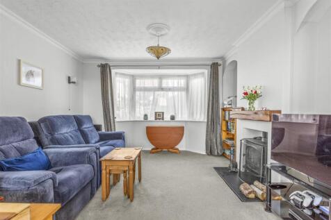 14 Hunt Road, HP13 7RE-8.jpg