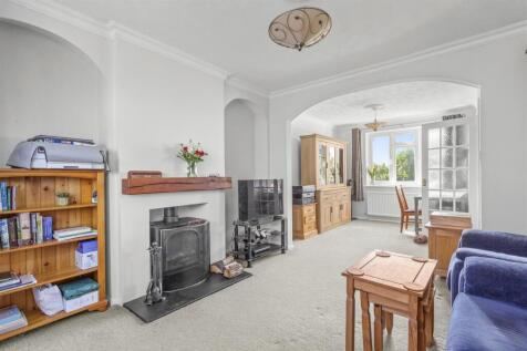 14 Hunt Road, HP13 7RE-10.jpg