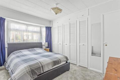 14 Hunt Road, HP13 7RE-2.jpg