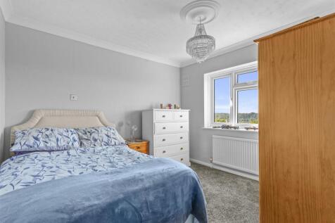 14 Hunt Road, HP13 7RE-3.jpg