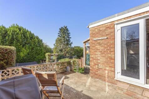 14 Hunt Road, HP13 7RE-11.jpg