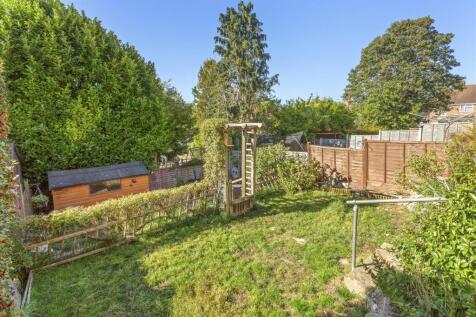 14 Hunt Road, HP13 7RE-12.jpg