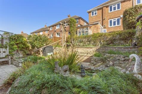 14 Hunt Road, HP13 7RE-13.jpg