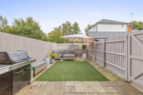 57 Chequers Avenue, HP11 1GD-11.jpg