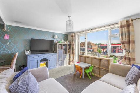 Flat 14, Clifton Court Marlow Road, HP11 1TE-8.jpg