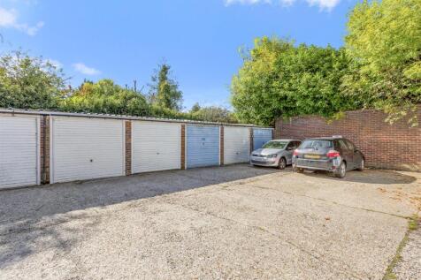 Flat 14, Clifton Court Marlow Road, HP11 1TE-13.jp