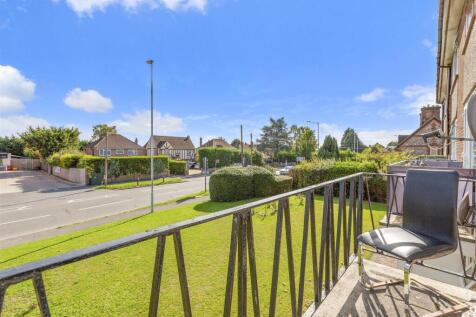 Flat 14, Clifton Court Marlow Road, HP11 1TE-7.jpg