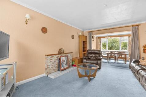 10 Beaconsfield Avenue, HP13 5EN-5.jpg