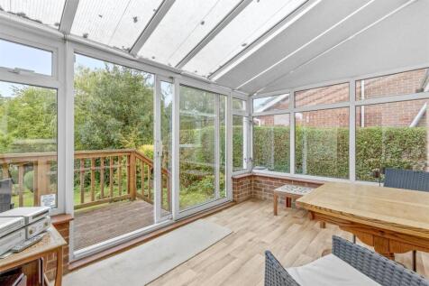 10 Beaconsfield Avenue, HP13 5EN-8.jpg