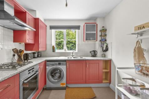 6 Moonstone Court, Dashwood Ave, HP12 3FG-6.jpg