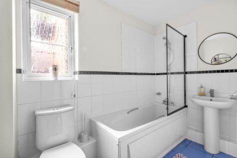 6 Moonstone Court, Dashwood Ave, HP12 3FG-11.jpg