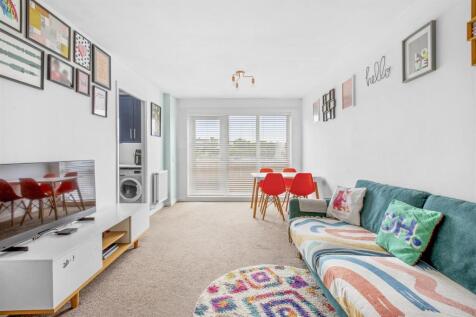 182 St. Hughs Avenue, HP13 7UH-5.jpg