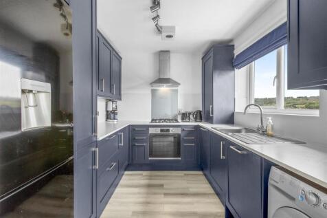182 St. Hughs Avenue, HP13 7UH-8.jpg