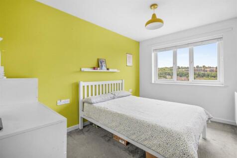 182 St. Hughs Avenue, HP13 7UH-2.jpg