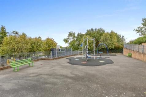 182 St. Hughs Avenue, HP13 7UH-13.jpg