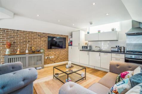 Flat 7 Vintner House-01.jpg