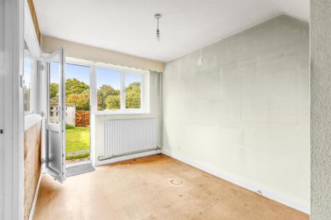 21 Deangarden Rise, HP11 1RF-7.jpg