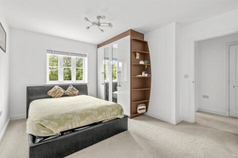 45 Wellesbourne Crescent, HP13 5HF-4.jpg