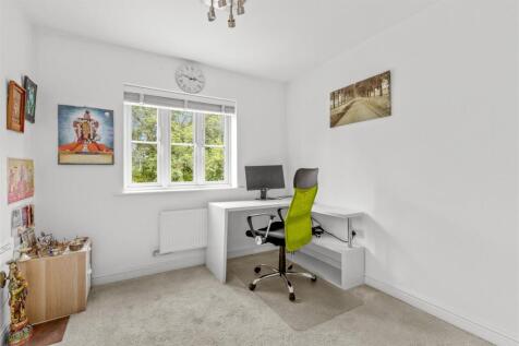 45 Wellesbourne Crescent, HP13 5HF-6.jpg